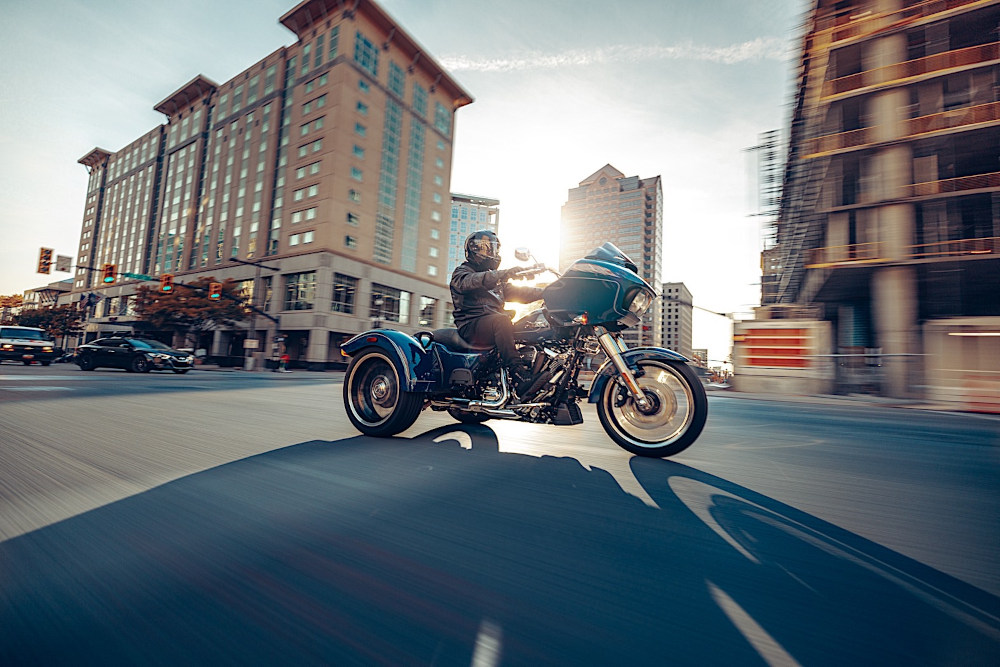 2023 Road Glide 3 cruising through the city streets.